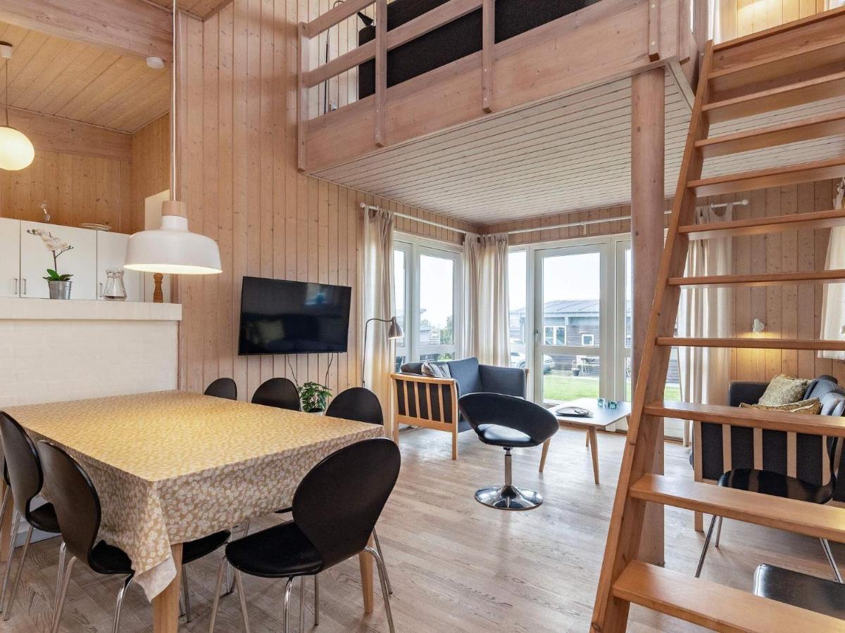8 Person Holiday Home In Фоборг Екстер'єр фото